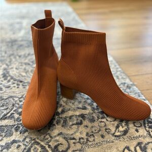 Joie Neely Ribbed Sock/ Block Heel Booties
size- 9